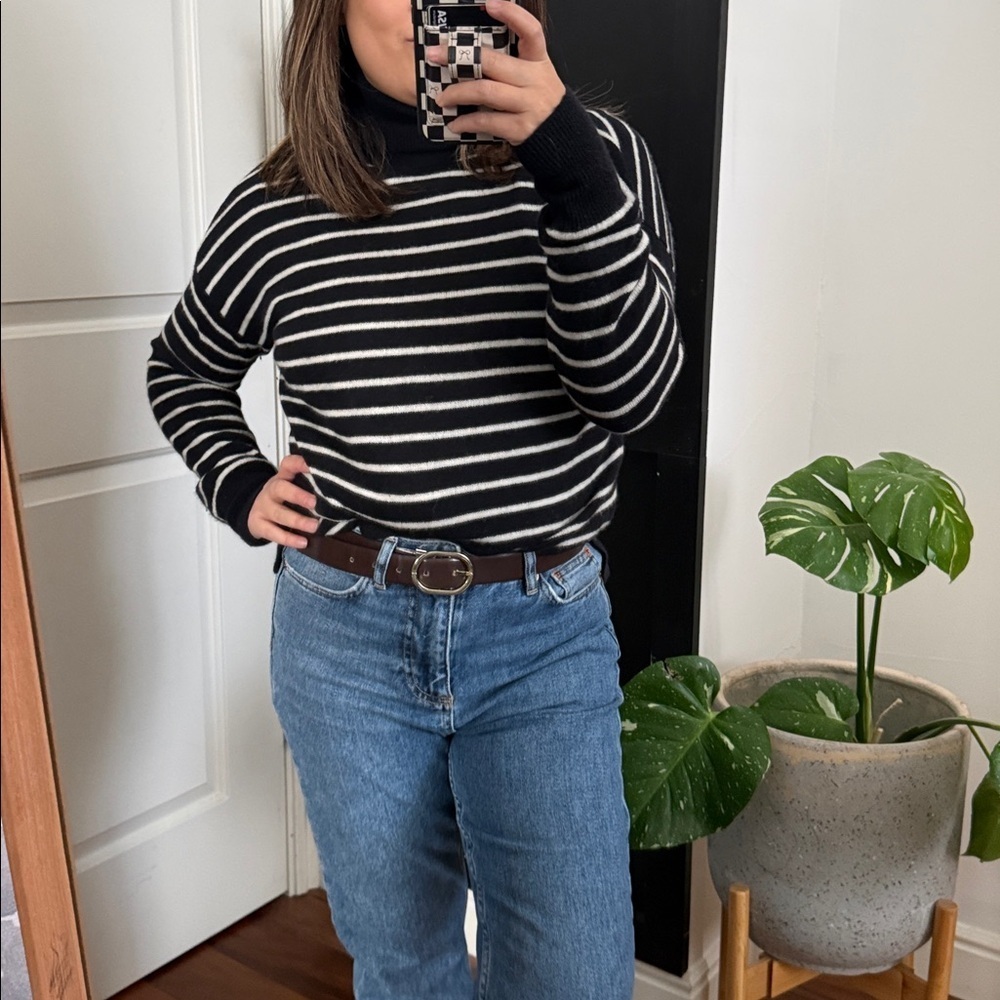 Halogen 100% Cashmere Turtleneck Striped Black white. XS Run Big